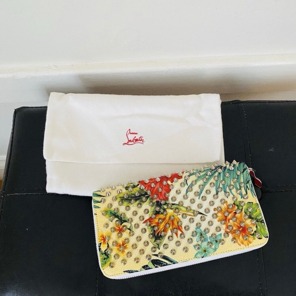 $850 Christian Louboutin Hawaii Kawai Panettone Floral Spikes Studs Zip Wallet
